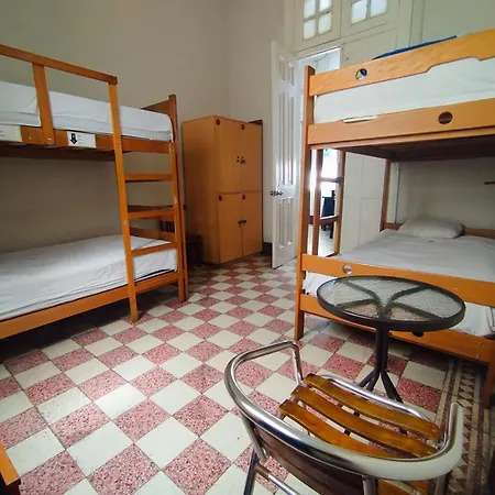 1900 Backpacker'S Hostel-2