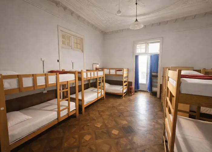 1900 Backpacker'S Hostel